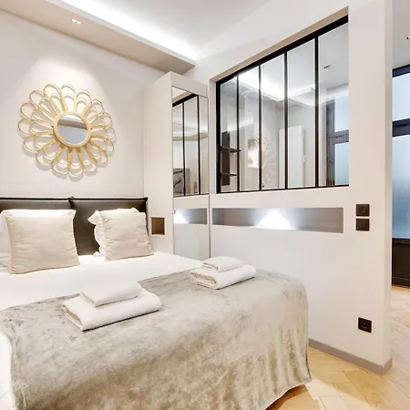 Pick A Flat's In Champs-elysees - Rue Marbeuf Apartamento Paris