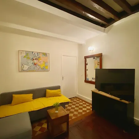 Canal St Martin Apartment Paris