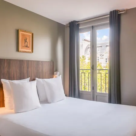 Helzear Champs-elysees 4*