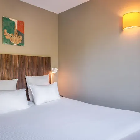 Hotel Helzear Champs-elysees 4*