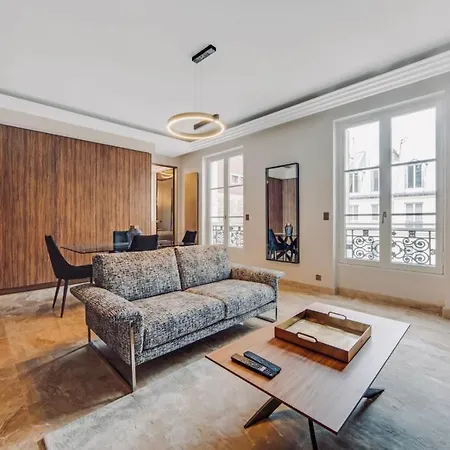 Apartment Luxueux Champs Elysees Paris