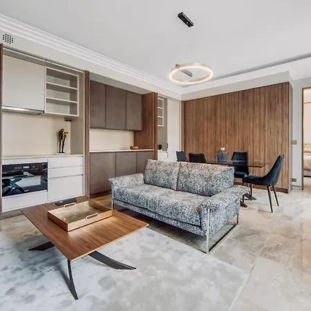 Luxueux Champs Elysees Apartment