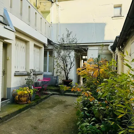 Romantic Artist Montmartre * Paris