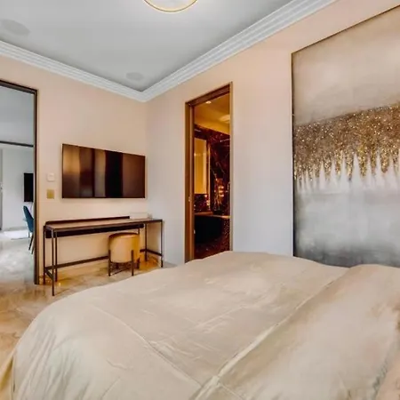 Luxueux Champs Elysees Apartment *