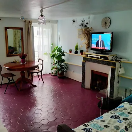 Flat Apartment *