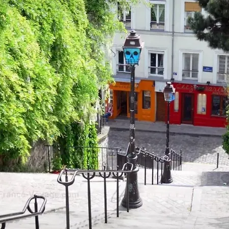 Montmartre Charm Luxurious Getaway Apartment Paris
