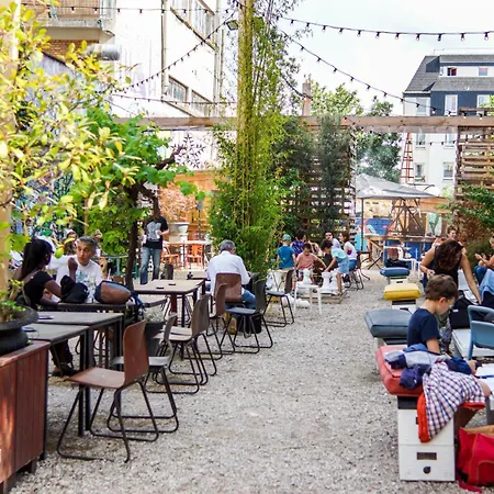 Charming Bright In Menilmontant 아파트