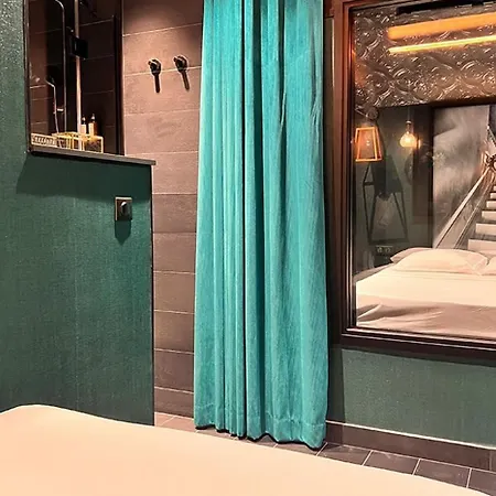 Nuit Insolite Au Love Be You Avec 1h De Jacuzzi Plus 1h De Love Et Nuit Au Be You شقة باريس