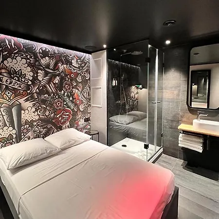 Nuit Insolite Au Love Be You Avec 1h De Jacuzzi Plus 1h De Love Et Nuit Au Be You * باريس