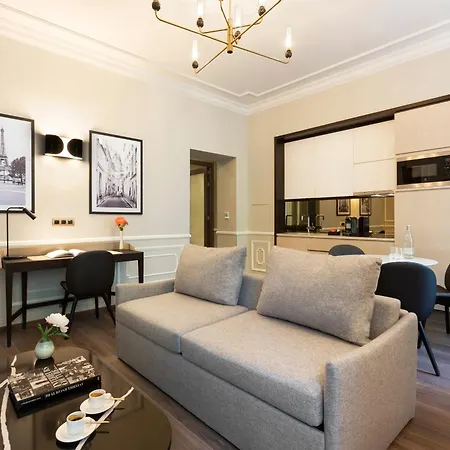 La Clef Tour Eiffel By The Crest Collection Hotel 5*