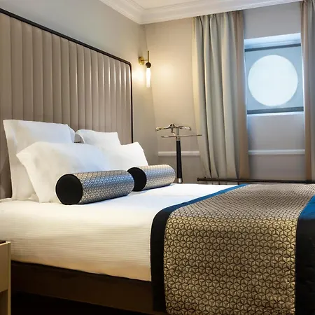 La Clef Tour Eiffel By The Crest Collection Hotel
