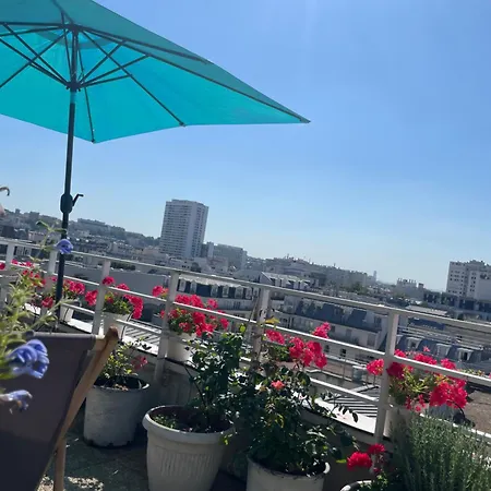 Trois Pieces Sur Parc De La Terrasse Et Vues Paris