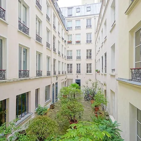 Apartment Grand 2 Pers Republique Bastille 3 Paris