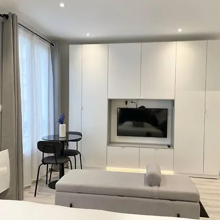 Charming Marais, Republique, Bastille Apartment
