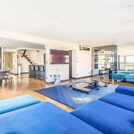 Duplex Familial Tour Eiffel Paris