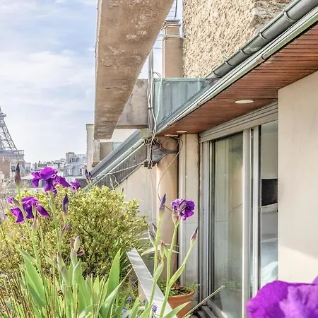 Duplex Familial Tour Eiffel Paris