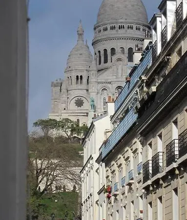 Lovely Montmartre - View Sacre Coeur * Paris