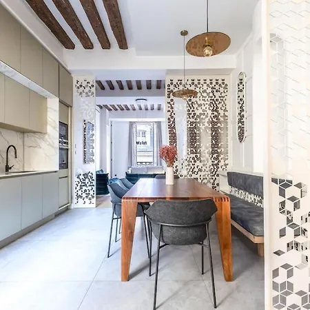 Chic 2-bedroom Haven Apartment Paris
