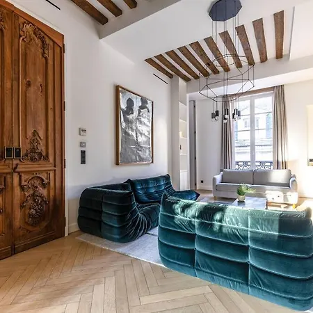 Chic 2-bedroom Haven Apartment *
