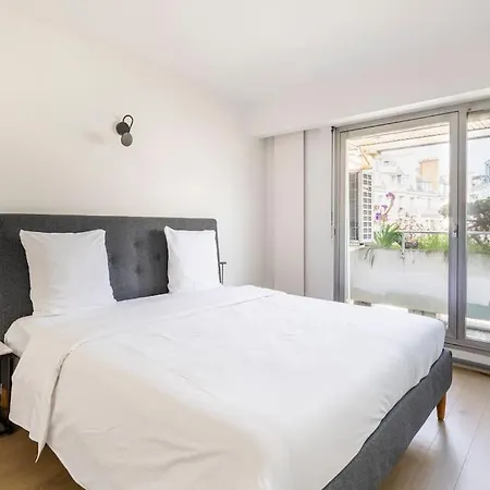 Duplex Familial Tour Eiffel Apartment Paris