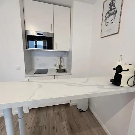 Apartment Avec Balcon