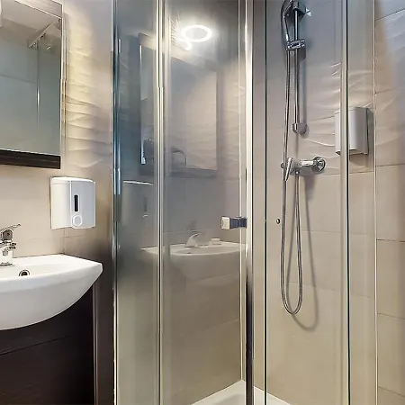 De Ménilmontant Hotel 3*