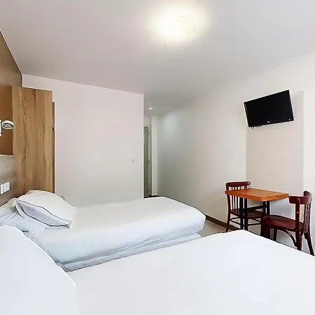 Hotel De Ménilmontant 3*