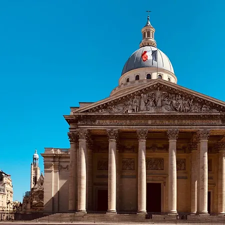 Entierement Renove Au Coeur De * París