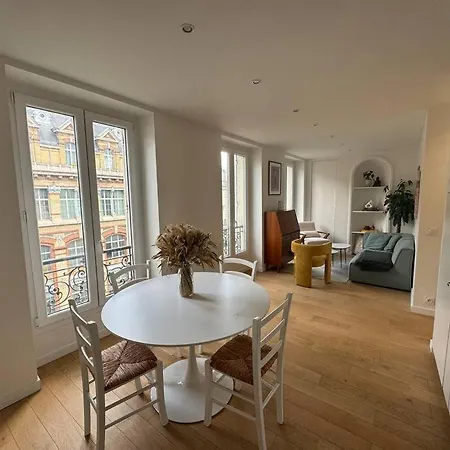 Beau 2 Pieces Apartment *