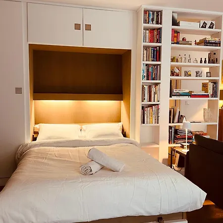 Another Attractive Flat Near By St-germain, St-placide Paris