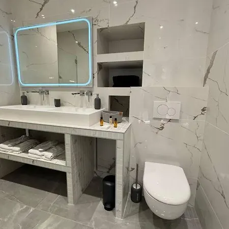 Renovated Near Tuileries And Concorde Apartment *