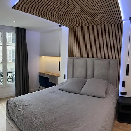 Apartment Renovated Near Tuileries And Concorde Paris