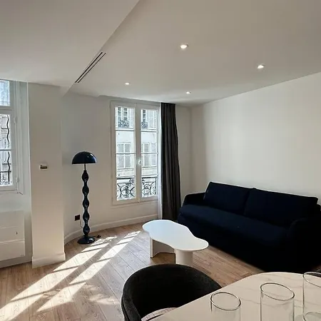 Apartment Renovated Near Tuileries And Concorde Paris