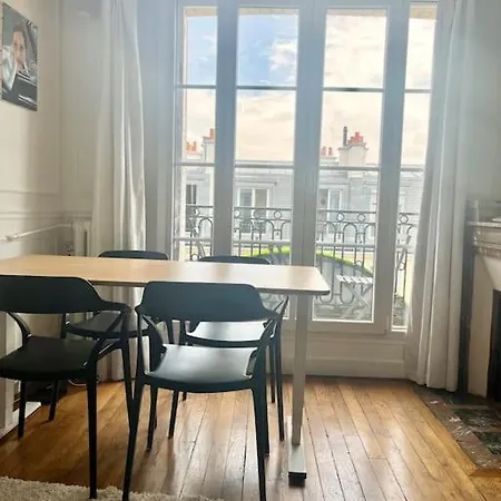 De Charme, Terrasse Et Vue Tour Eiffel Apartment