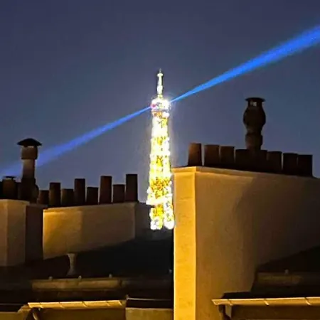 De Charme, Terrasse Et Vue Tour Eiffel Apartment *