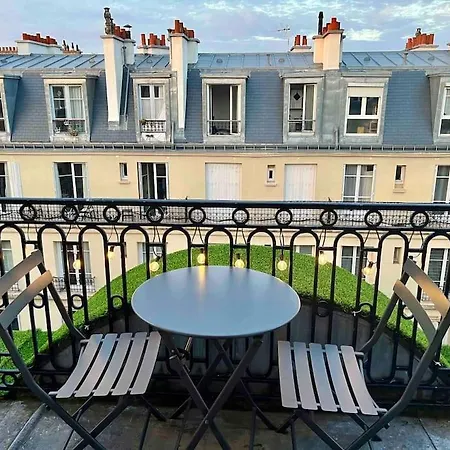De Charme, Terrasse Et Vue Tour Eiffel
