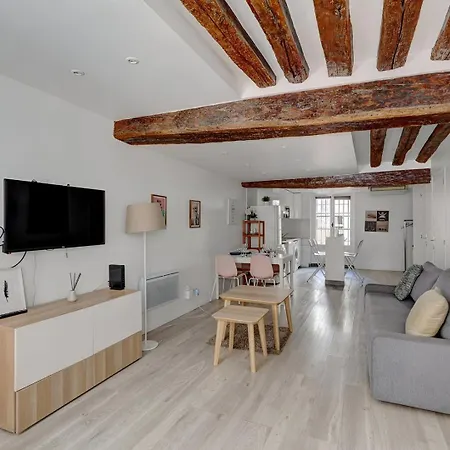 Bluestay 112 - Elegant A Apartment Paris