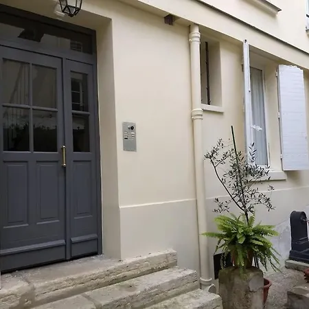 Impeccable & Typical In The Marais * Paris