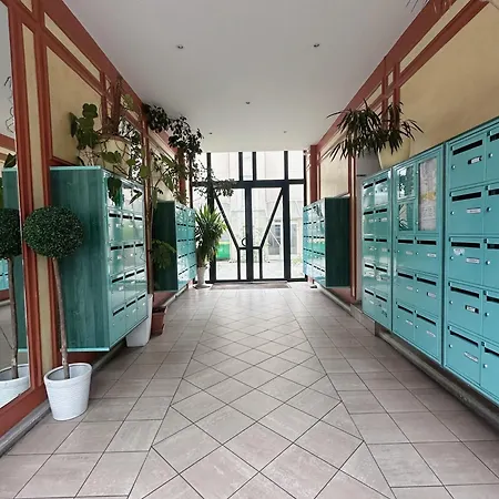 Avec Balcon Apartment *