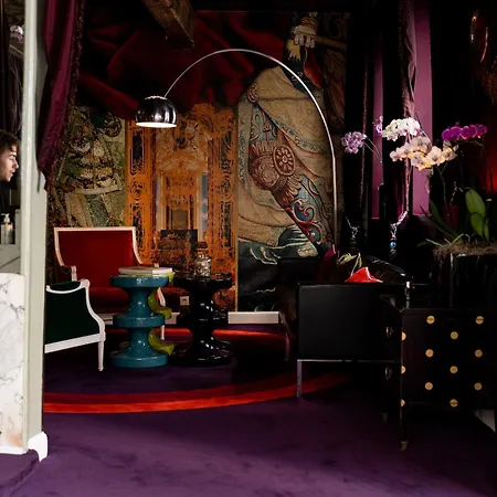 Du Petit Moulin, Haute Couture By Lacroix 4* Paris