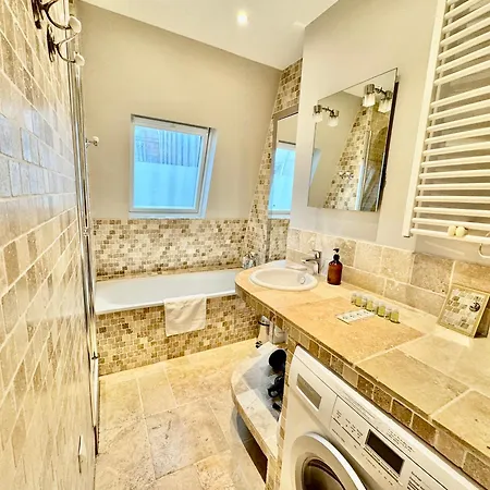27 Avenue De La Bourdonnais 75007 Chablis Appartement