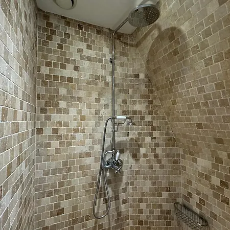 Appartement 27 Avenue De La Bourdonnais 75007 Chablis *