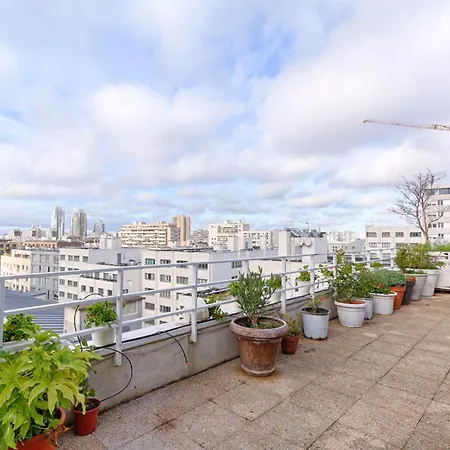 Trois Pieces Sur Parc De La Terrasse Et Vues Paris