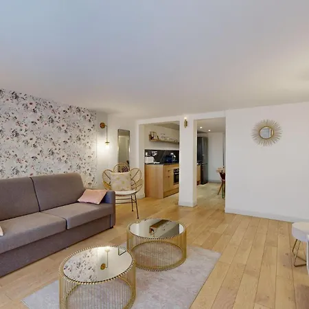 230 Mayfair - Superb In Apartamento