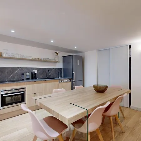 230 Mayfair - Superb In Apartment