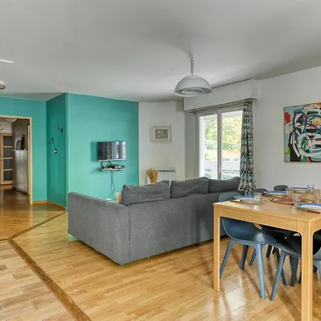 3 Bedroom With Balconies Appartement *