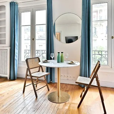 Haussmannien Lumineux Et Central- Ii Appartement Paris