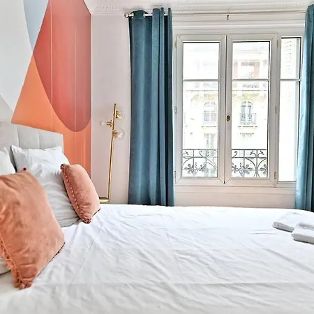 Appartement Haussmannien Lumineux Et Central- Ii