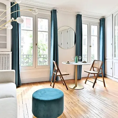 Appartement Haussmannien Lumineux Et Central- Ii Paris
