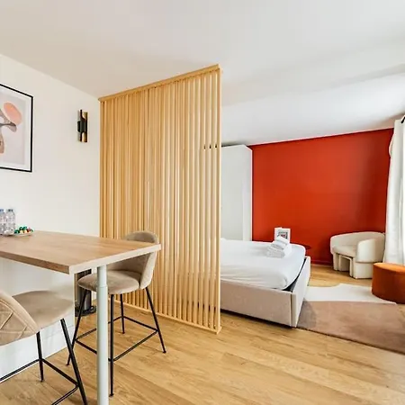 11#studio 2 Pers#bon Marche#st Germain#paris 6 *